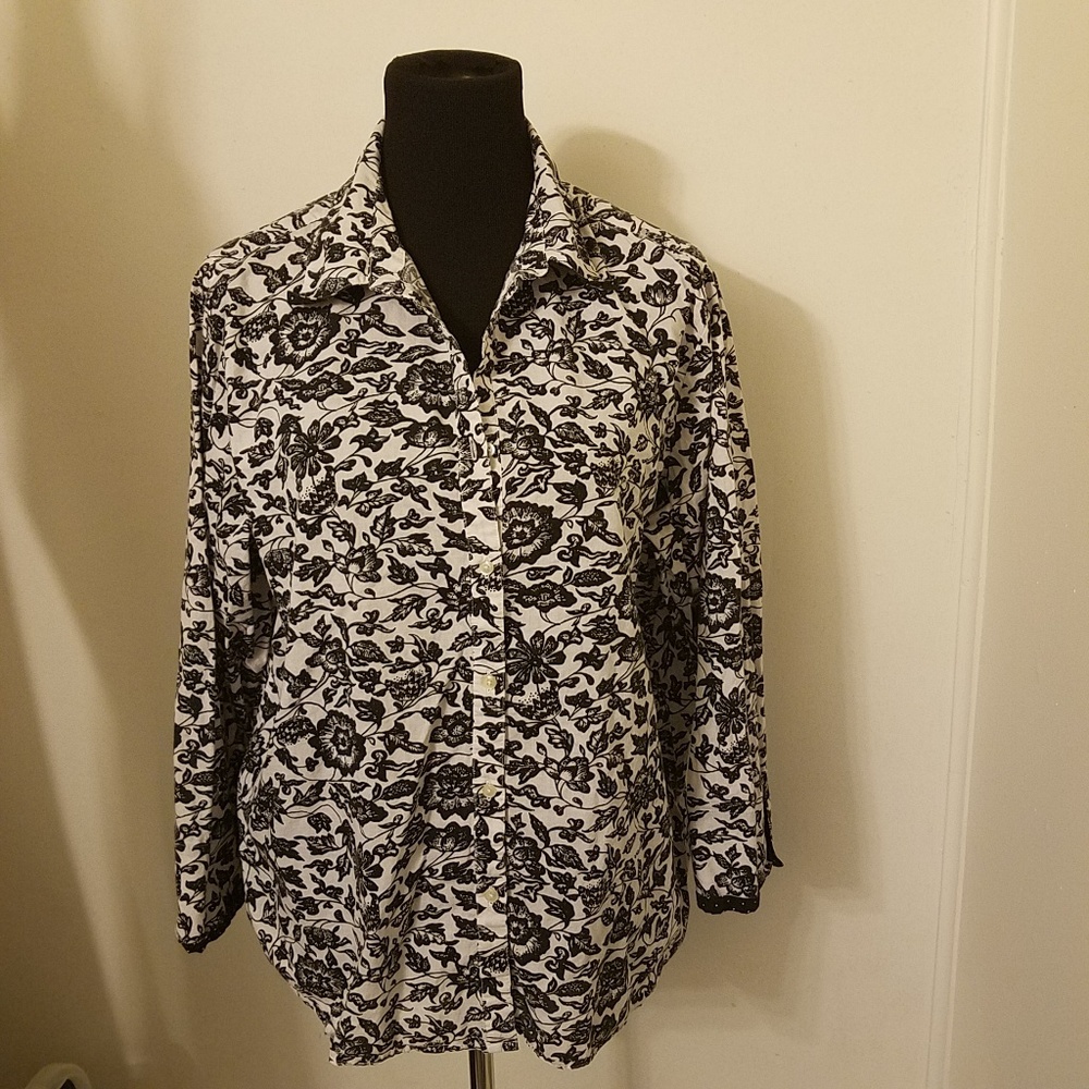 V Neck Button Down Longsleeve Blouse - image 8